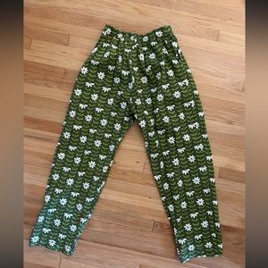 Big bud press green daisy chain trousers in size small